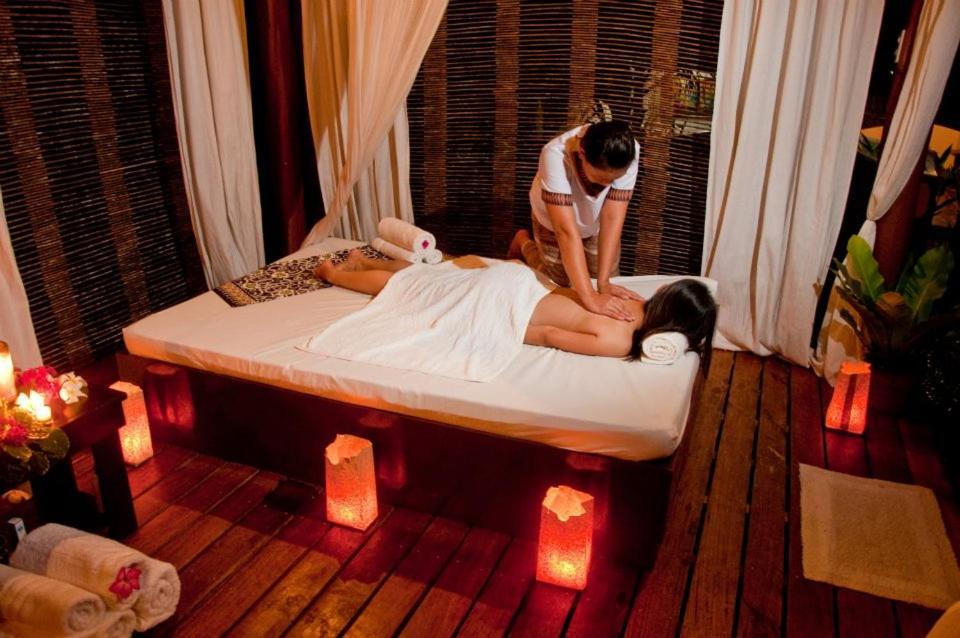 Crystal Paradise Resort Spa & Winery Narra Extérieur photo
