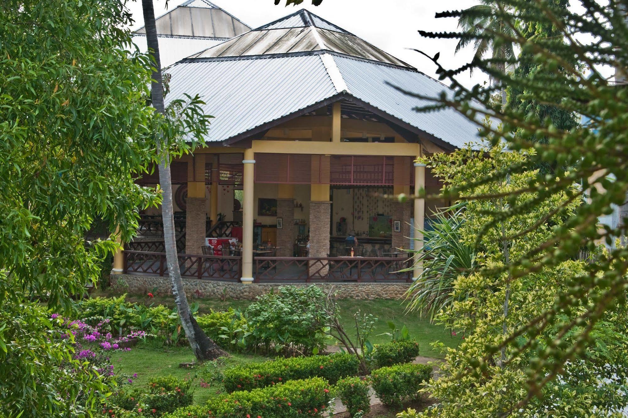 Crystal Paradise Resort Spa & Winery Narra Extérieur photo