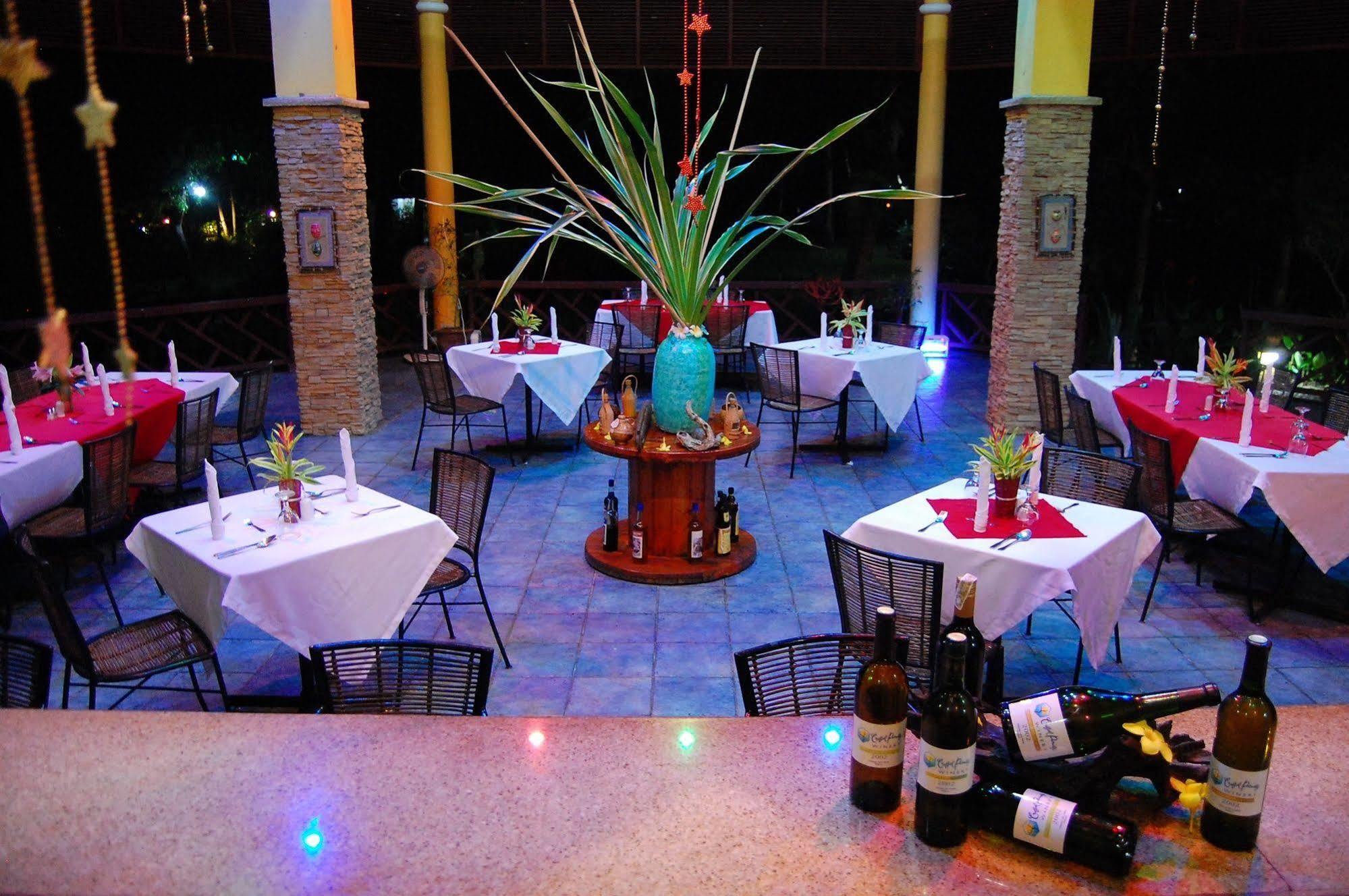 Crystal Paradise Resort Spa & Winery Narra Extérieur photo